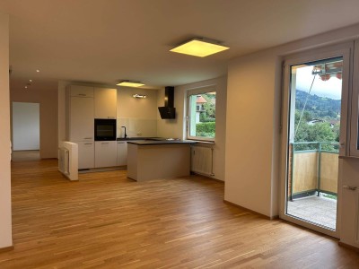 Moderne, generalsanierte 2-Zimmer Wohnung mit Balkon im 7. Stock mit wunderschönem Ausblick