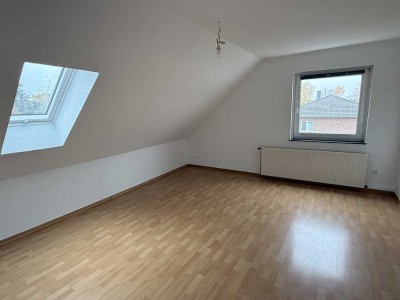 Schöne 2-Raum-DG-Wohnung mit Einbauküche in Neustadt am Rübenberge