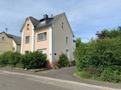 Einfamilienhaus mit großem Garten in Gondershausen zu verkaufen.