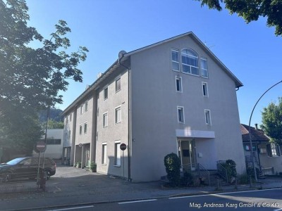 Aus alt mach neu - zentrale 2,5 Zimmer-Wohnung