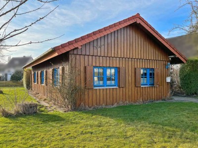 Charmantes Einfamilienhaus aus Lärchenholz in Bremerhaven-Wulsdorf