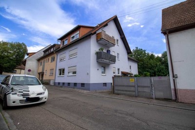 Gemütliche 5-Zimmer Maisonette-Wohnung mit Balkon und Garage