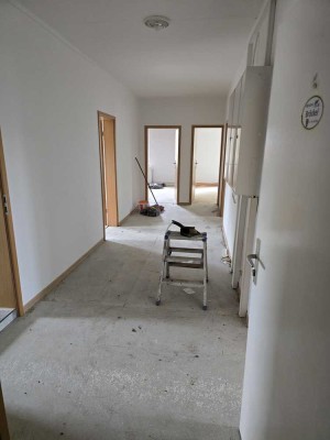 Freundliche und sanierte 4-Raum-Wohnung in Bröckel