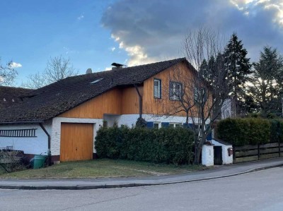 Freistehendes Einfamilienhaus mit großen Garten zu verkaufen