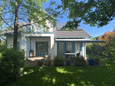 Wohnen auf hohem Niveau - das Gartenparadies inklusive!