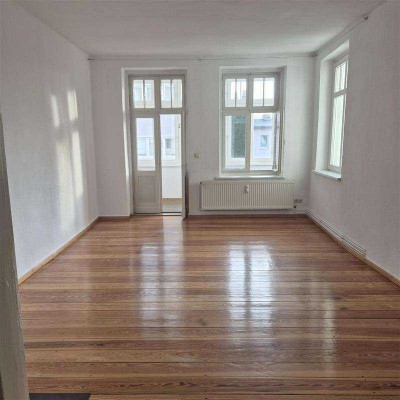 Charmante 4-Zimmer-Wohnung mit Holzdielen und "Wintergarten" – nahe der Altstadt