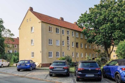 Zentrale Wohnung mit Tageslichtbad // 2.OG links