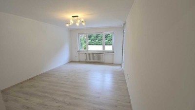 Modernisierte 2 Zi. Terrassenwohnung mit gehobener Innenausstattung in Düsseldorf-Garath
