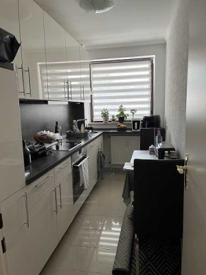 gepflegte 2 Zimmer Wohnung mit Balkon und EBK gegen Abstand