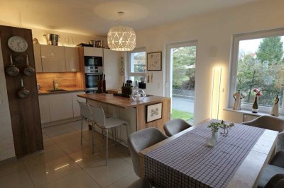 4 Zimmer, Whirlpool und Sauna - Ihr Wohlfühlparadies in Falkensee