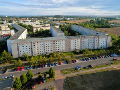 3 Raumwohnung mit Balkon - unrenoviert- (32.20)
