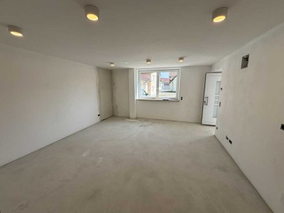 Geschmackvolle 1-Zimmer-EG-Wohnung mit EBK in Aletshausen