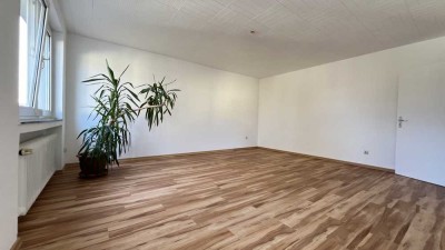 SCHÖN RENOVIERT IN RÜTTENSCHEID: Helle Wohnung mit neuem Duschbad, offener Küche und schönen Böden