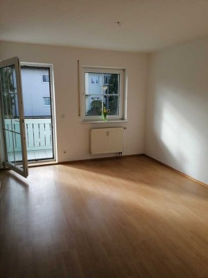 Helle 3-Zimmer-Wohnung mit Balkon und EBK in Pfaffenhofen
