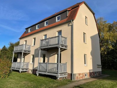 Gepflegte Stadtvilla mit gut geschnittener und sonnig heller Balkon-Wohnung