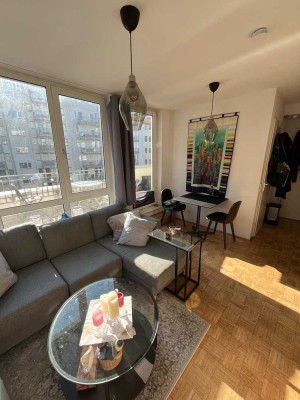 Exklusive, modernisierte 2-Zimmer-Terrassenwohnung mit Balkon und Einbauküche in Berlin