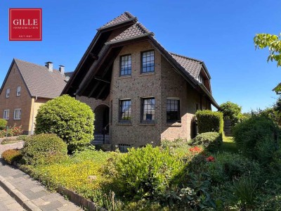 Neuss-Helpenstein: Sehr solides und gepflegtes 1-Familienhaus mit Garten, Kamin, Sauna und Garage
