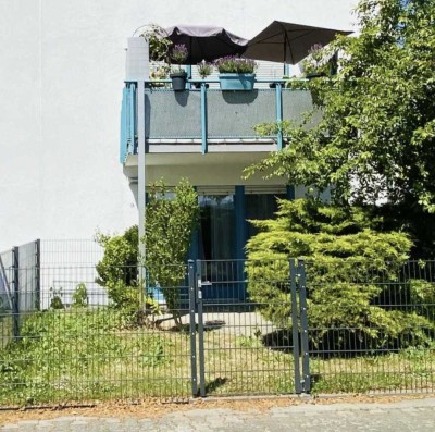 Exklusive, vollständig renovierte 2-Zimmer-Wohnung mit Balkon und EBK in Osthofen