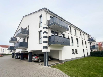 Hochwertige 3-Raumwohnung mit Vollbad, Einbauküche mgl., Balkon, Fahrstuhl und Stellplatz mgl. ..!!!