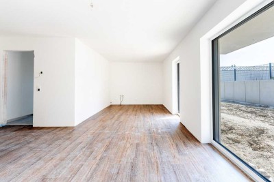 *Erstbezug! Lichtdurchflutete 2-Zimmer-Erdgeschoss-Wohnung mit Privatgarten* - KFW 55