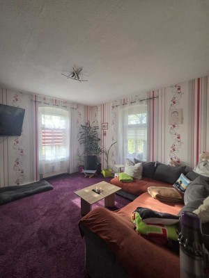 Sonnige Altbau-Hochparterre mit 2 Bädern und viel Fläche!