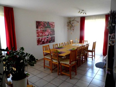 Schöne 3 Zimmer Wohnung im 1. OG in Riederich von Privat zu vermieten