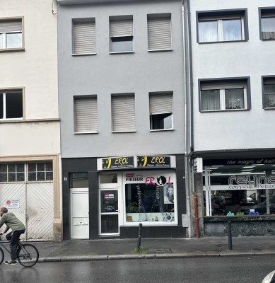 Vollständig renovierte 2-Zimmer-Wohnung mit Einbauküche in Mannheim