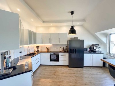 Helle, kernsanierte Altbauwohnung mit modernen Charme