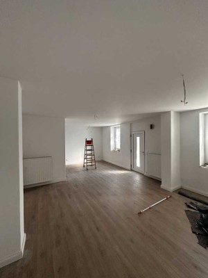 *** Frisch sanierte Erdgeschosswohnung in Herzen Altötting ***