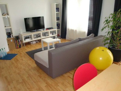 Ruhige Zentrumsnähe, 1 1/2-Zi.-Wohnung mit Balkon, Einbauküche, Wfl. ca. 36 m²
