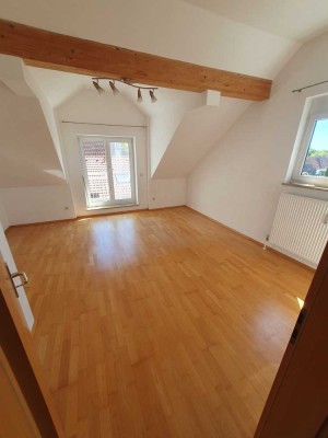 1700 € - 84 m² - 4.0 Zi.