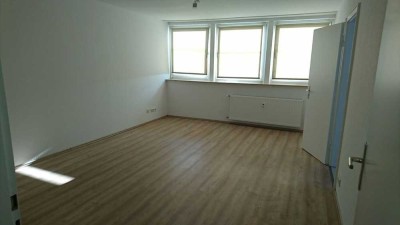 1 Zi.-DG Wohnung zu vermieten -EBK bereits vorhanden