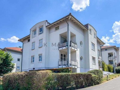 Provisionsfreie Dachgeschosswohnung in nachgefragter Lage mit Balkon und Tageslichtbad