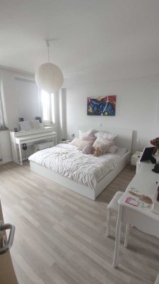 Helle zentrale 3-Zimmer-Wohnung mit kleinem Balkon im 4. OG in Düren