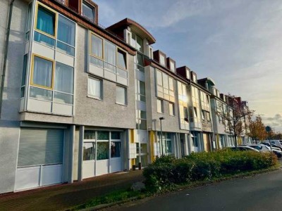 Wohnen mit Terrasse und Grünblick – charmante 2-Zimmer-Erdgeschosswohnung nahe Rathauscenter