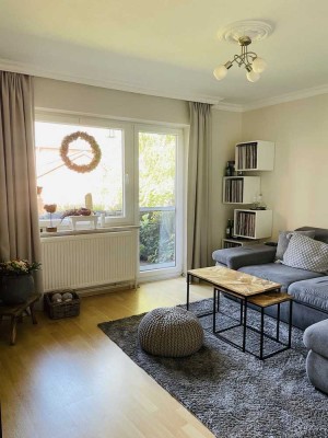 Ansprechende 3-Zimmer-Hochparterre-Wohnung mit geh. Innenausstattung mit Balkon und EBK in Elmshorn