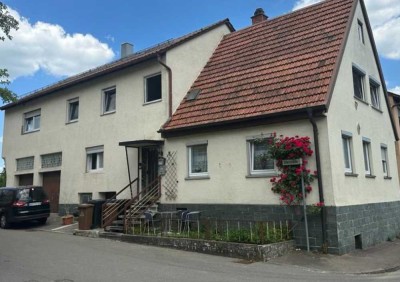 Schönes Zweifamilienhaus in bester Lage zu einem guten Preis zum Eigennutz oder zum Vermieten