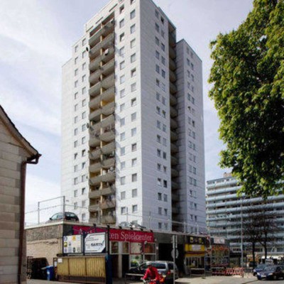 Gepflegte 3-Zimmer-Wohnung im 16. OG mit Balkon in Langen (Hessen)