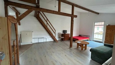 Charmante 1-Zimmer-Dachgeschosswohnung mit Balkon