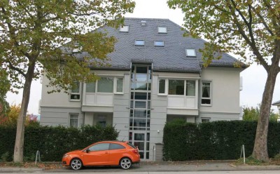 Luxuriöse 3-Zimmer Wohnung mit Terrasse, Balkon  und Garten