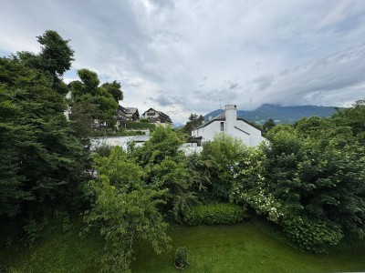 Igls. 2-Zimmer Wohnung mit großem Balkon und Garage.