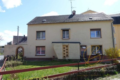 Sanierungsbedürftiges Einfamlilienhaus mit Potential zu verkaufen