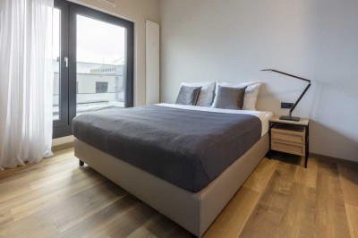 Canvas Living:  2-Zimmer Penthouse Möbliert