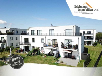Moderne 2-Zimmer-Wohnung mit ca. 62 m² Wfl., Balkon, Tiefgarage und Blick ins Grüne in Bentwisch!