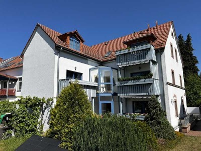 Saniertes und vermietetes Mehrfamilienhaus mit Balkonen und Stellplätzen!!!