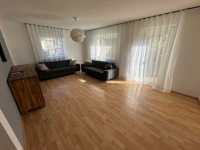 Schöne Erdgeschosswohnung mit Terrasse
