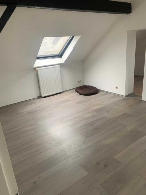 gemütliche Dachgeschoss Wohnung