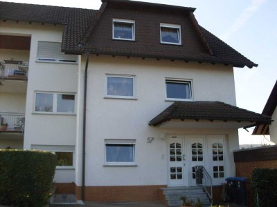 Geräumige 3-Zimmer, Küche/Bad – Wohnung mit grossem Balkon, Garage und bester Aussichtslage!