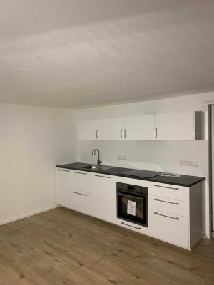 Reutlingen, Leibnizstr., schöne 1,5 Zimmerwohnung im Untergeschoss