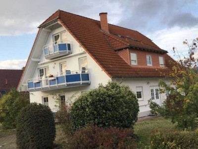 Neuwertige 2-Zimmer-Dachstudio-Wohnung mit Balkon und Einbauküche in Witzenhausen